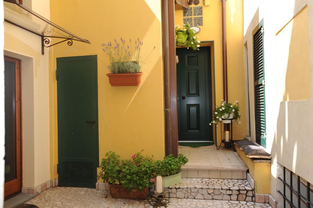 B&B Aurora Domus D'A-Mare Pesaro Eksteriør billede