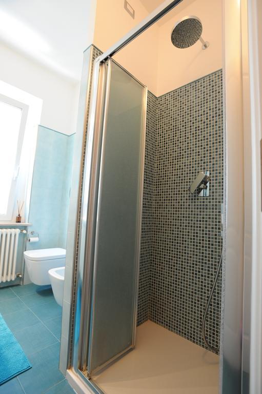 B&B Aurora Domus D'A-Mare Pesaro Værelse billede