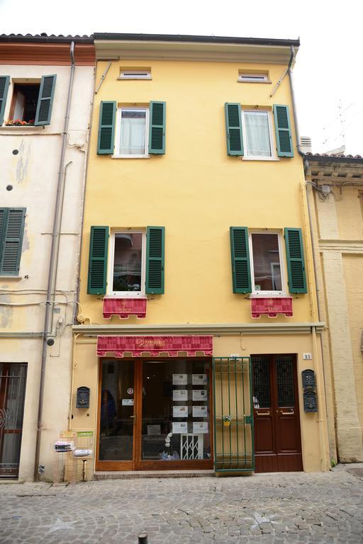 B&B Aurora Domus D'A-Mare Pesaro Eksteriør billede
